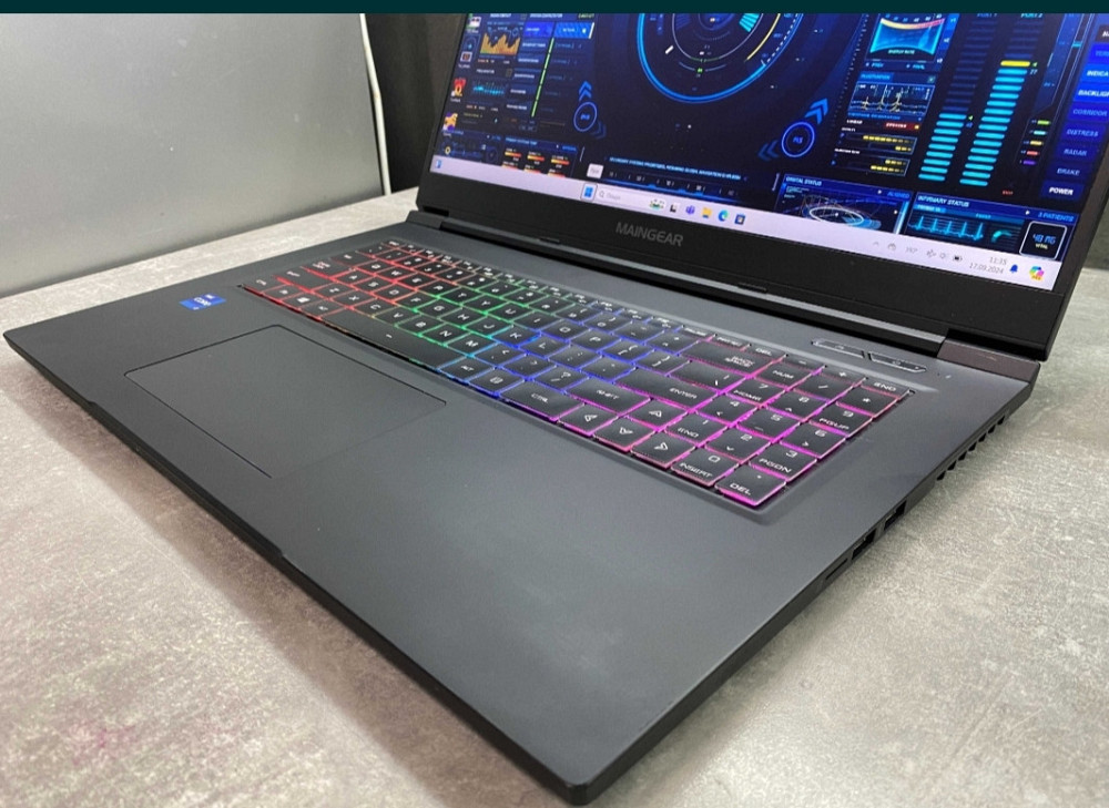 Ноутбук Топовый: RTX 3080 16Gb. 17.3