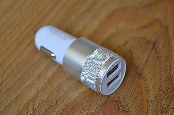 Автомобільна зарядка, 2-а гнізда USB 1A + 2.1 А, корпус металевий, срібна Полтава