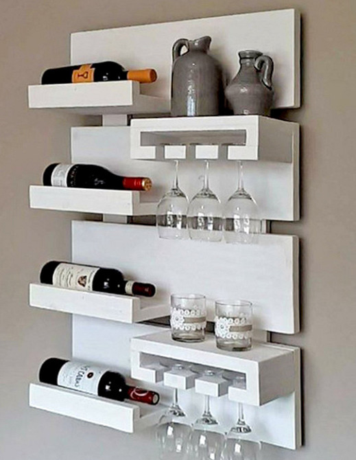 Настенная винная полка 