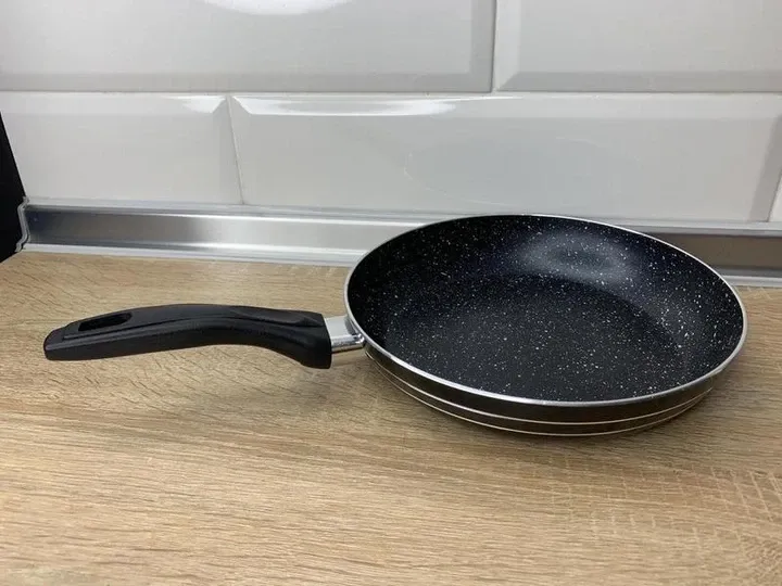 Сковорода UNIQUE UN-5151 18см Одесса - изображение 4