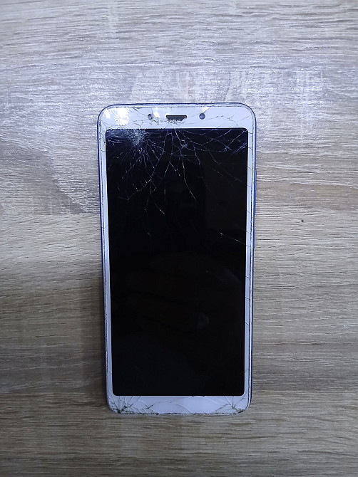 Б/У Смартфон Xiaomi Redmi 6A 2/16Gb Днепр - изображение 2