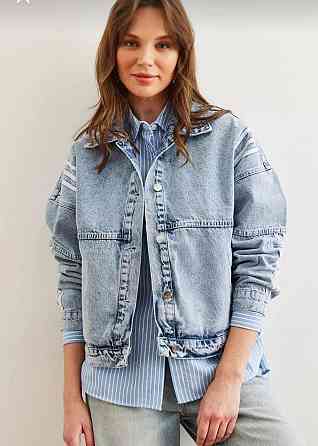 Женская джинсовая оверсайз куртка с лампасами 100% коттон Одесса