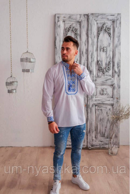 Чоловіча вишиванка з синьою вишивкой біла Капрал Кривой Рог - изображение 2
