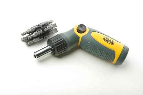 Викрутка реверсивна вигнута 14в1 (12бит) СИЛА Харків