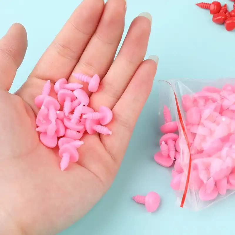 Нос для игрушек трехугольный, винтовой с фиксатором цвет розовый размер 6х8 мм Киев - изображение 1