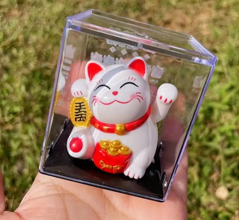 Мини-фигурка Манеки-неко на солнечных батареях – японский талисман удачи и богатства. Цвет белый Киев - изображение 1
