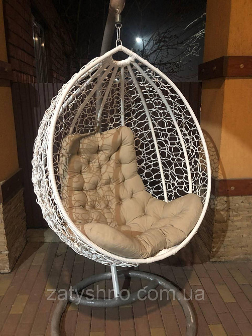 Біле підвісне крісло з кавовою подушкою Київ - фото 7