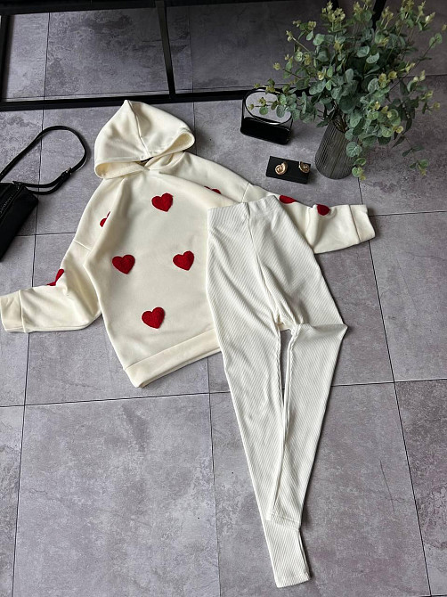 Женский теплый прогулочный костюм двойка с сердечками трехнить на флисе + ангора рубчик Одесса - изображение 1