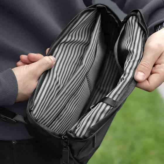 Чоловіча чорна сумка з кишенями на замку Pobedov Modest Київ