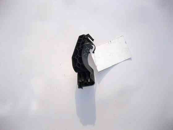 Mercedes-Benz  A2057330214 Тримач - кронштейн рами ручки та замка задніх правих дверей C-Class W205 Одеса