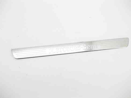 Mercedes-Benz  A2466800135 Поріжок отвору передніх дверей з написом "Mercedes-Benz" Одеса