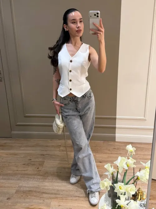 Жіноча жилетка — базовий елемент гардероба, який легко комбінується Одеса - фото 1