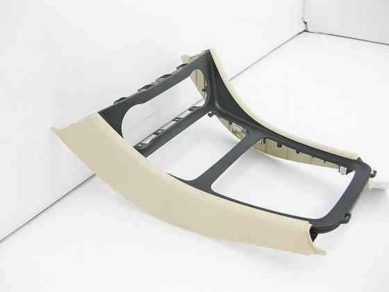 Mercedes-Benz  A1766807200 8L36 Декоративна вставка в підлокітник під блок керування кліматом та підсклянники CLA Shooting Brake X117 CLA C117 GLA X15 Одеса