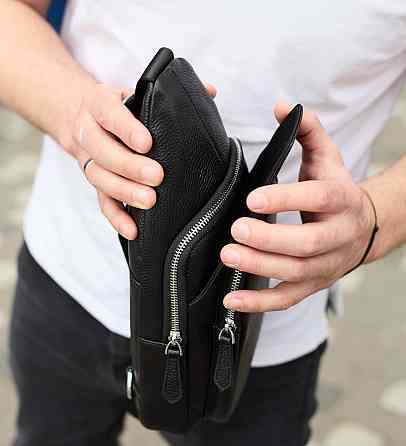 Чоловіча сумка з натуральної шкіри 18х31х7, бананка через плече Tiding Bag 34091 чорна Київ