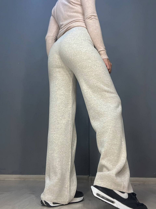 Брюки женские My fashion 202401 клеш от бедра со стрелкой шнурок га талии машинная вязка one size, світло-бежевый, one size Киев - изображение 2