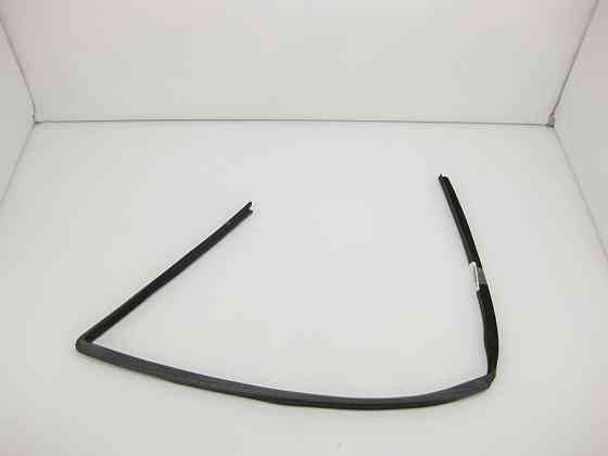 Mercedes-Benz  A2037250225 Ущільнювач опускного скла передніх правих дверей C-Class W203 Одеса