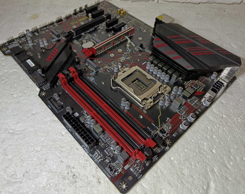 Материнська Плата: MSI MPG Z390 Gaming Plus - LGA1151 v2 Київ - фото 2