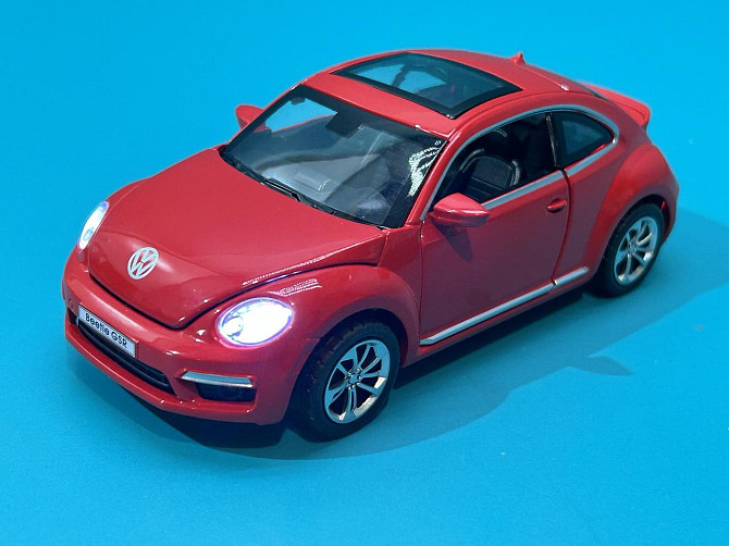 Машинка Автоексперт Volkswagen Beetle 1:32 метал світло/звук відчиняються двері капот багажник Червона (12012) Чернигов - изображение 8