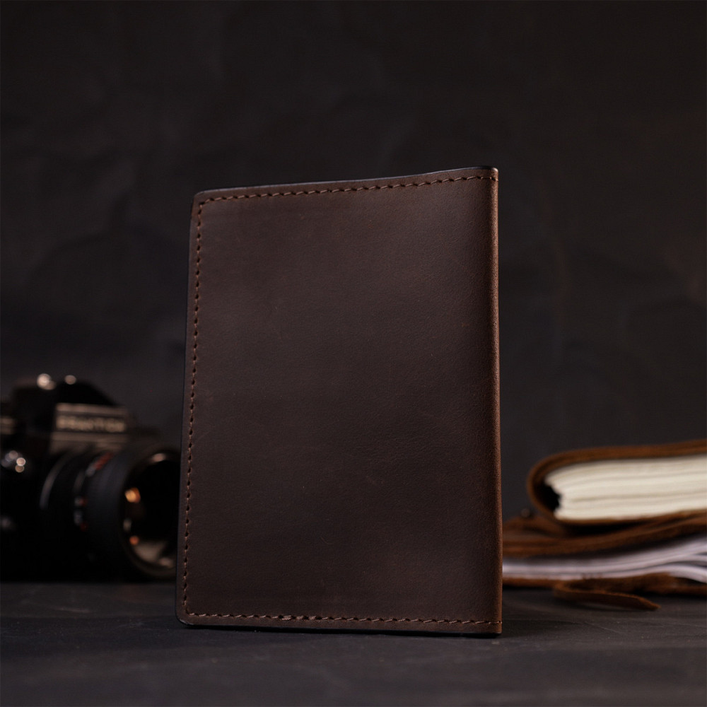 Стильна шкіряна обкладинка на паспорт з утримувачем для Apple AirTag GRANDE PELLE 11621 Коричневий Київ - фото 9