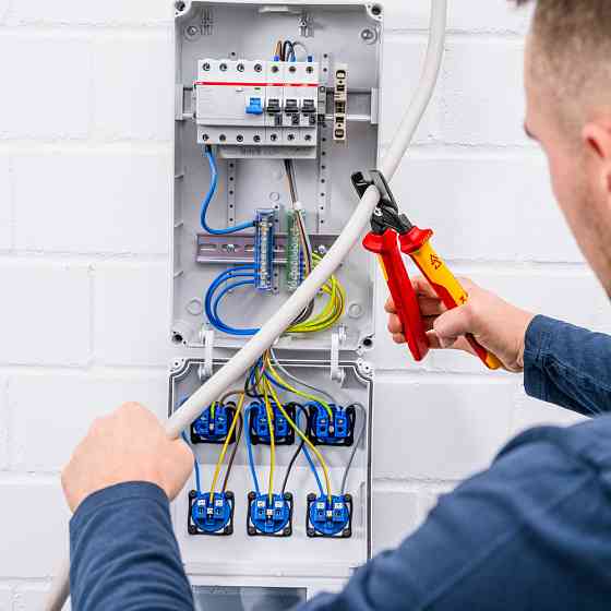 Ножиці діелектричні для різки кабелів з подвійними ріжучими кромками Knipex 95 18 225 StepCut® XL Одеса