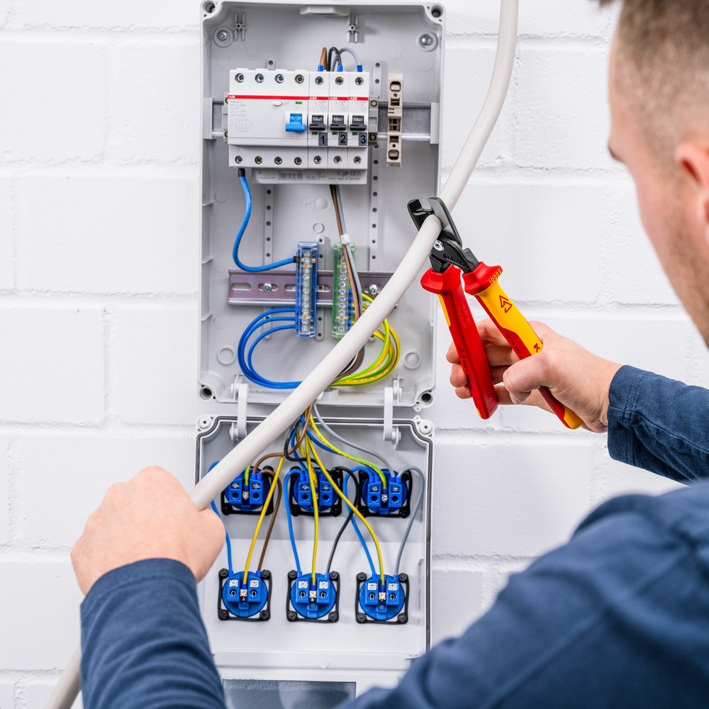 Ножиці діелектричні для різки кабелів з подвійними ріжучими кромками Knipex 95 18 225 StepCut® XL Одеса - фото 5