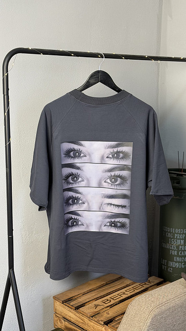 Оверсайз щільна футболка «Глаза коханої» з фото L, Чорний Чернівці - фото 1