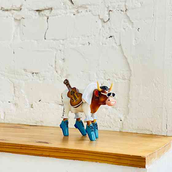 Статуэтка корова Rock'n'Roll коллекционная (15 х 9.5 см) Киев