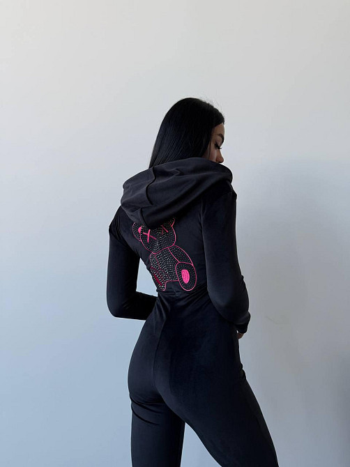 Жіночий облягаючий комбінезон з вишивкою та камінцями на спинці турецький велюр Чорний, 42/44 Одеса - фото 4