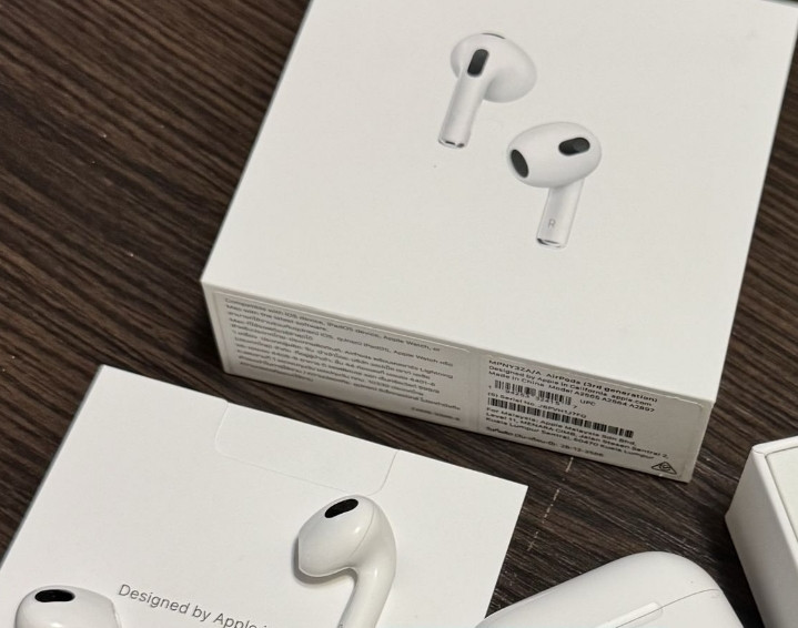 Оригінальні навушники AirPods 3 Lightning Charging Case Київ - фото 3