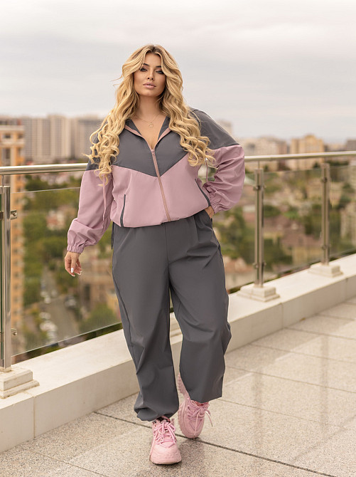 Стильный женский костюм с плащевки 