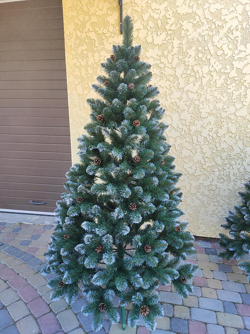 Штучна ялинка з інеєм і шишками ПВХ плівка 1.8 Одеса - фото 1