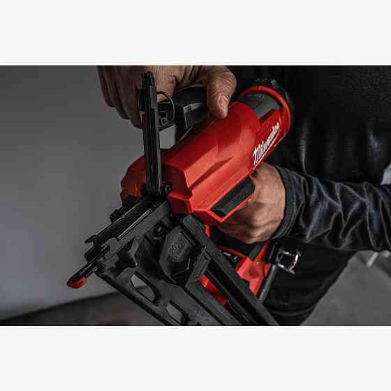 Цвяхозабивний пістолет акумуляторний MILWAUKEE, M18 FN16GA-202X, 32/64мм Одеса