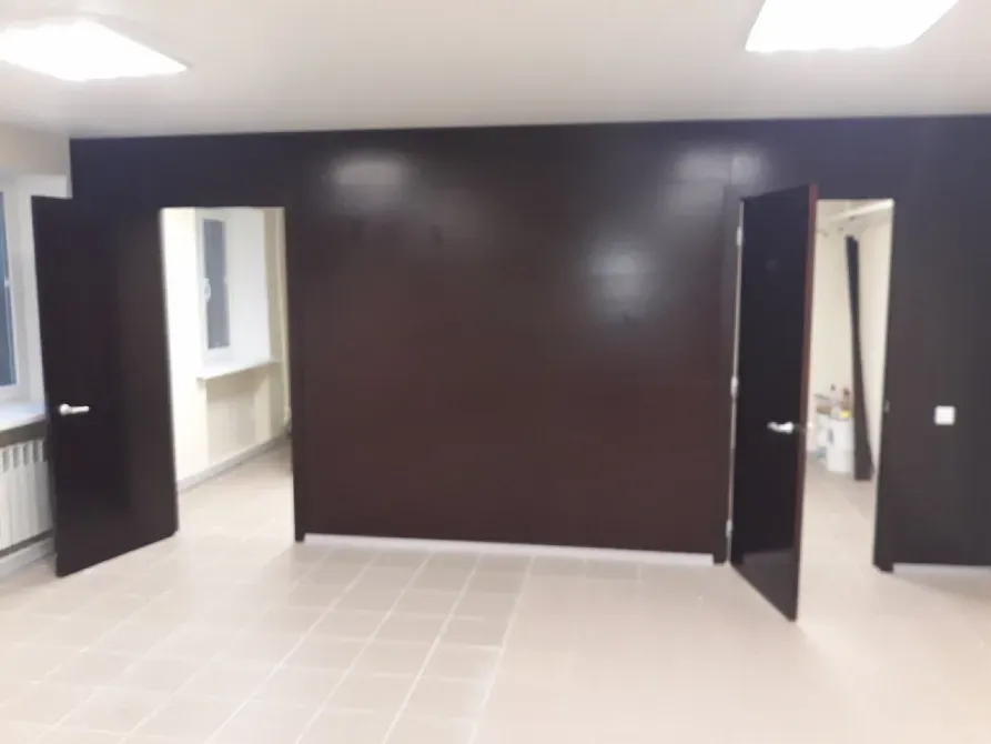 Продам приміщення з окремим входом. Будівельників 5а. Гарний ремонт- все як на фото, був "ОщадБанк". Дніпро - фото 13