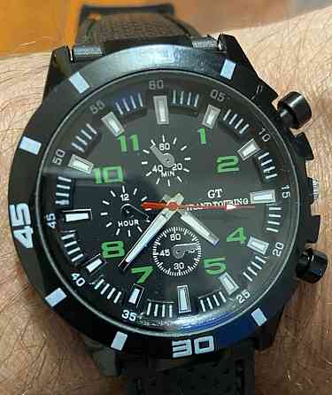 Молодежные кварцевые часы. Харьков