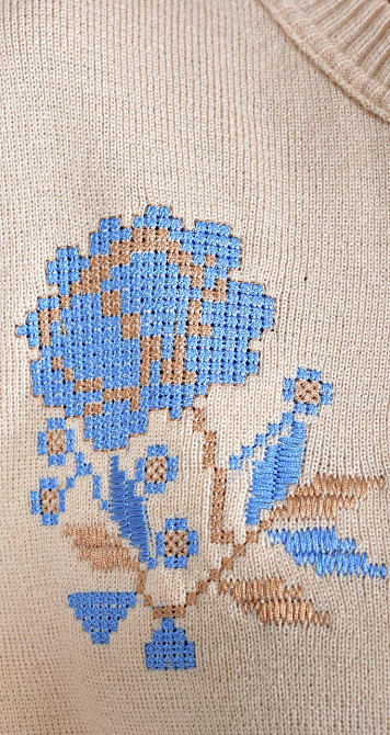 Свитер с вышивкой (46-48) Киев - изображение 2