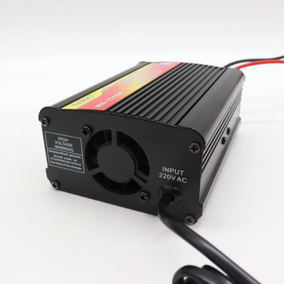 Зарядний пристрій для акумулятора BATTERY CHARGER 10A MA-1210A: імпульсний автозарядник 12V 10A із захистом Одеса