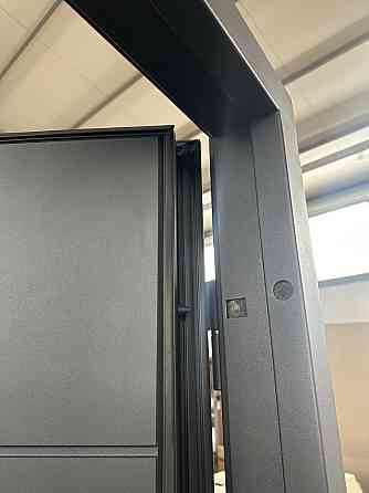 Двери уличные Redfort, модель Стрит Браун Люкс (Металл/МДФ) , комплектация Комфорт (3 контура) С ТЕРМОРАЗРЫВОМ Киев