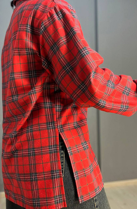 Сорочка жіноча Ariadna 8052 картата оверсайз розрізи по боках one size, червоний, one size Київ - фото 5