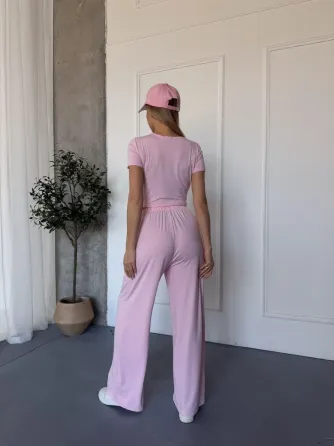 Стильний жіночий костюм на літо: Одеса