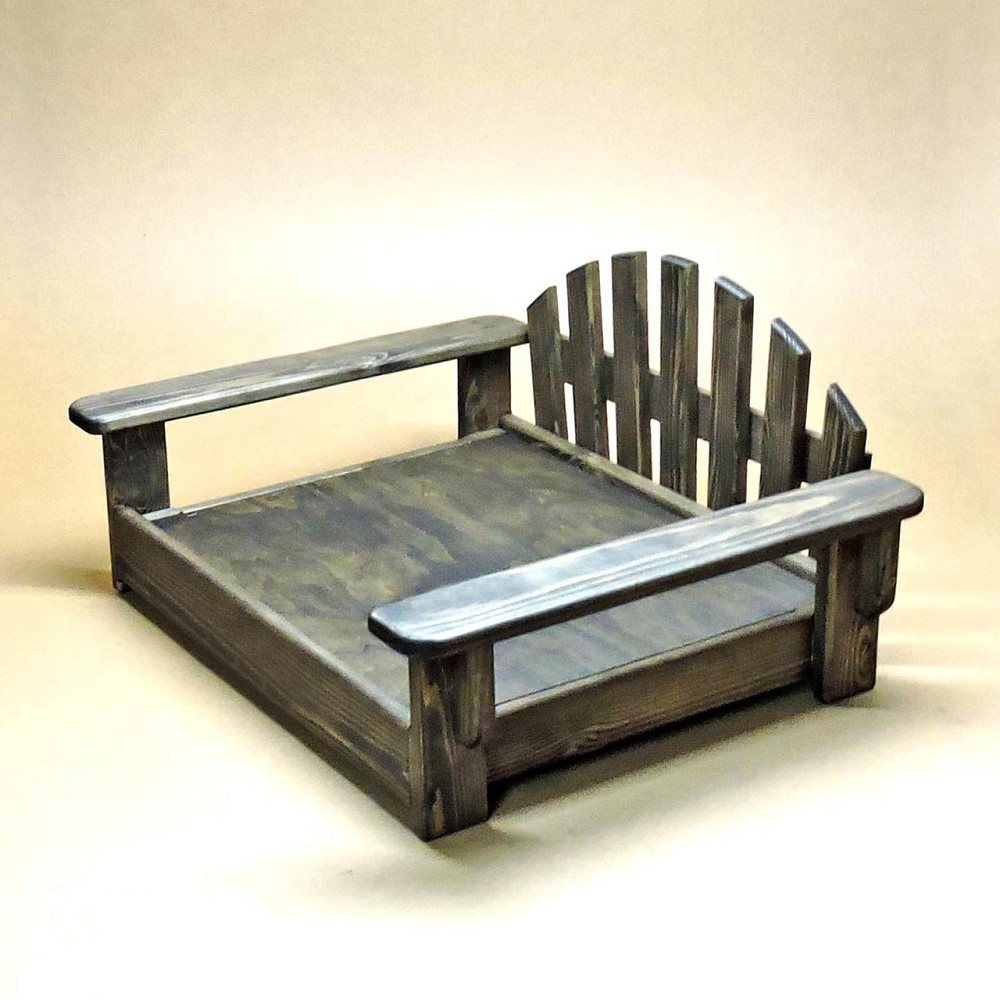 Лежак деревянный для собаки 