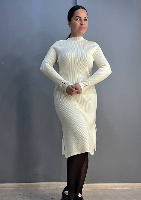 Платье женское Accorddream 2287 теплое вязаное свитер рубчик воротник стойка разрезы миди, молочний, 44-48 Киев - изображение 13