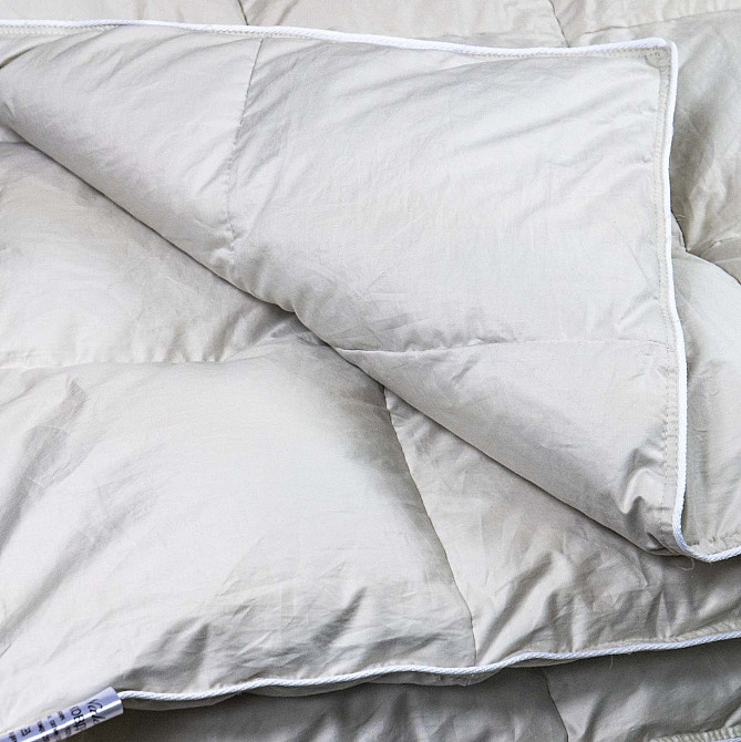 Ексклюзивна пухова Касетна Полуторна ковдра преміум якості YouStar 100% гусячий пух, Сатин, розмір 145х205 см (Бежевий) Суми - фото 7