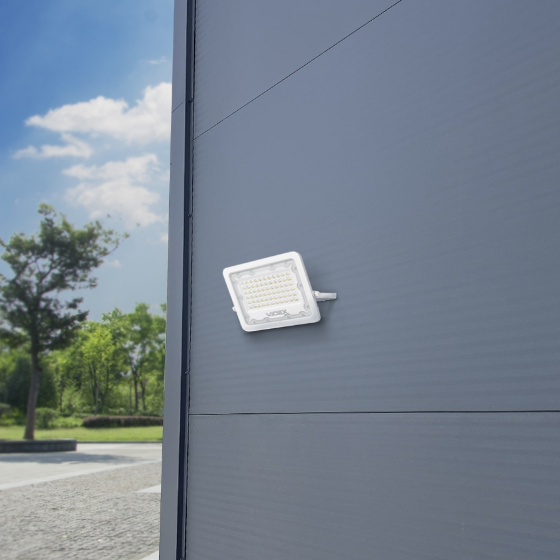 LED Прожектор 50W 5000К 220V з датчиком руху та освітлення білий VL-F2e505W-S Videx Житомир - изображение 2