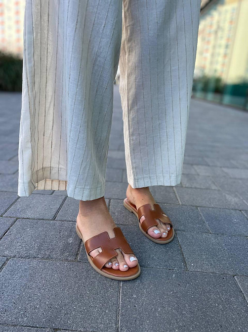 Dino Vittorio Зручні жіночі шкіряні коричневі шльопанці на низькій підошві Dino Vittorio 102-50 Коломыя - изображение 6