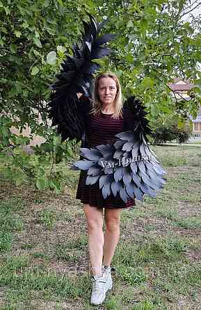 Чорні гнучкі великі крила дорослі Кривий Ріг