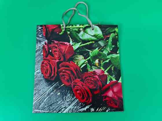 Пакет бумажный подарочный квадратный 23*24*10(артKV-208) (12 шт) Харьков