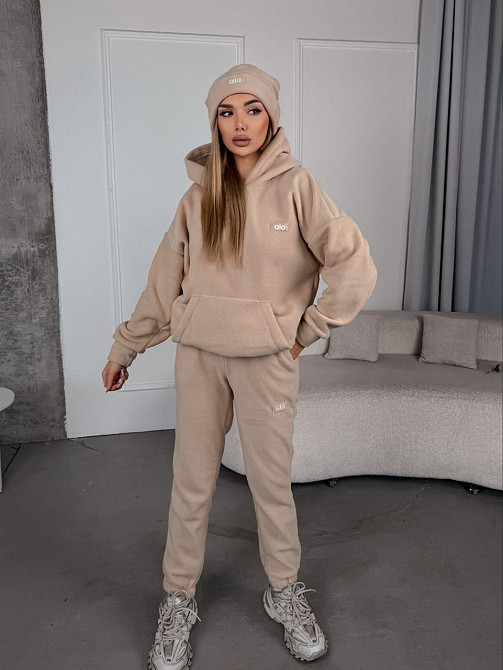 Жіночий стильний теплий костюм із флісу-полар із шапкою Пісочний, 42/44 Одеса - фото 1
