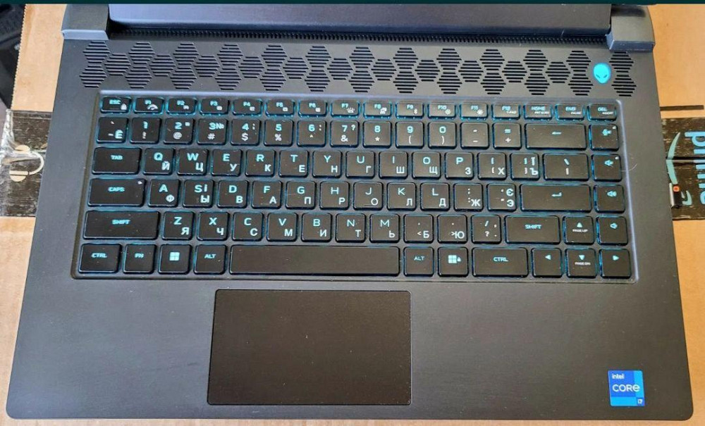 Ноутбук Alienware m15 r7. RTX3070Ti, i7-12700, 16Gb, 512Gb, FullHD IPS 15.6