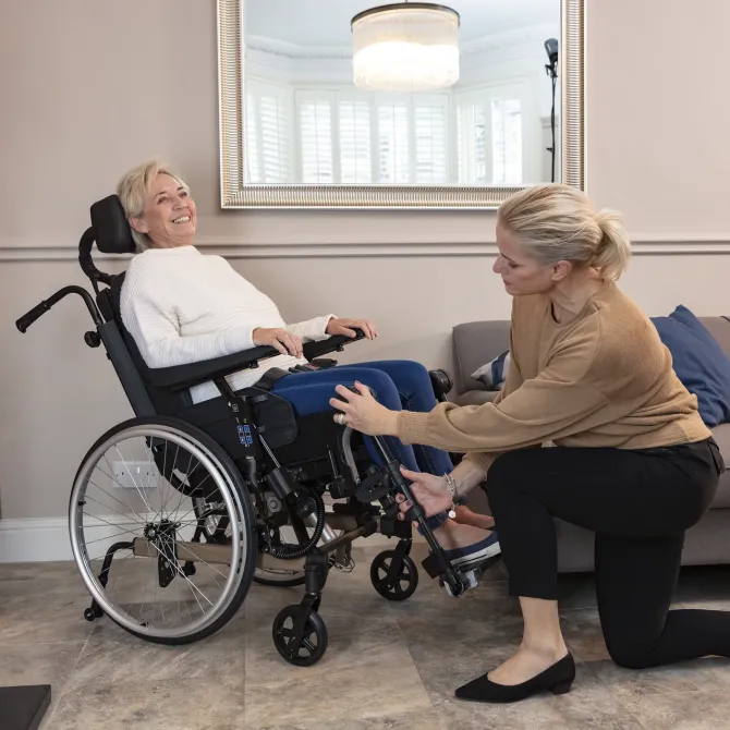 Многофункциональное кресло-коляска Invacare Rea Clematis 44 см Днепр - изображение 2