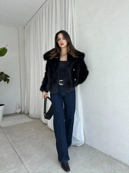 Женская стильная короткая шуба с большим воротником искусственный мех Черный, 42 Одесса - изображение 4